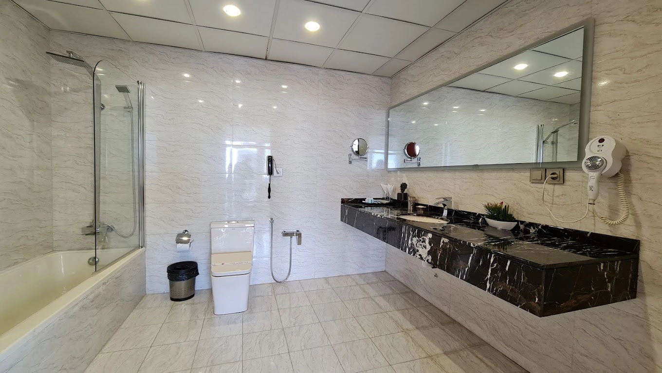 سرویس بهداشتی و حمام هتل میراژ کیش